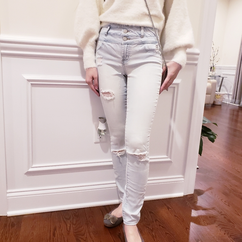 Refuge Light Blue Distressed Stretch Jeans